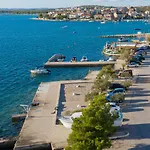 Apartment Apartments By The Sea Brodarica, Sibenik - 4194 *