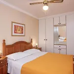 Apartments By The Sea Brodarica, Sibenik - 4194 Brodarica (Sibenik-Knin)