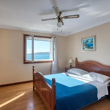 Apartment Apartments By The Sea Brodarica, Sibenik - 4194