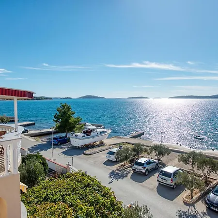 Apartments By The Sea Brodarica, Sibenik - 4194 * Brodarica (Sibenik-Knin)