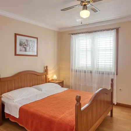 Apartment Apartments By The Sea Brodarica, Sibenik - 4194 *