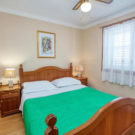 Apartments By The Sea Brodarica, Sibenik - 4194 Apartment *